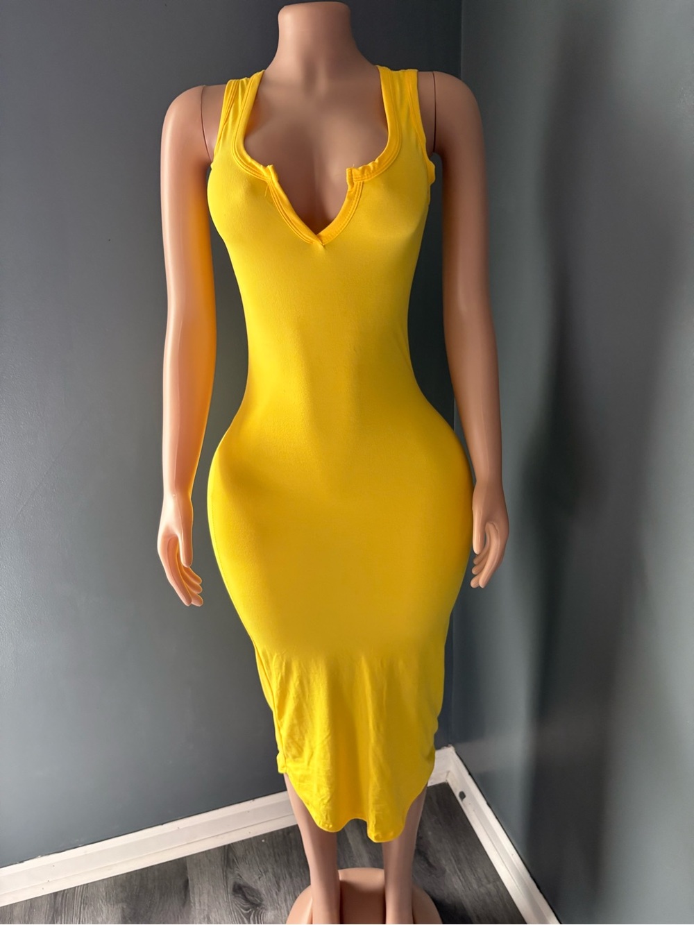 Sleeveless Yellow V-Neck Midi Dress - Women